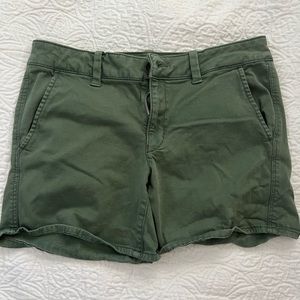 American Eagle Shorts size 8 Green